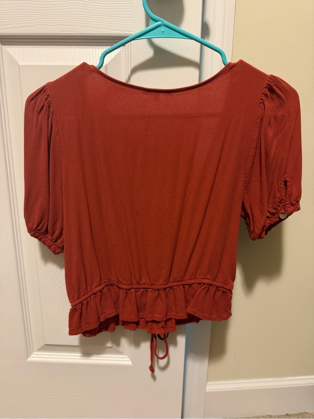 Rust Short Sleeve Button-Front Crop Top - Picture 3 of 3
